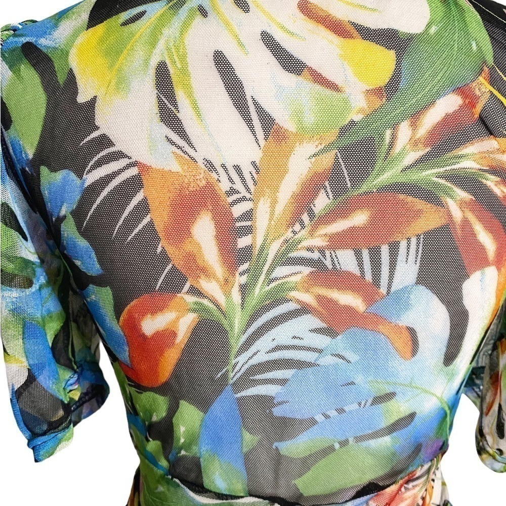 Touch Me Tropical Cropped Puffed Sleeve Top - Picture 4 of 10